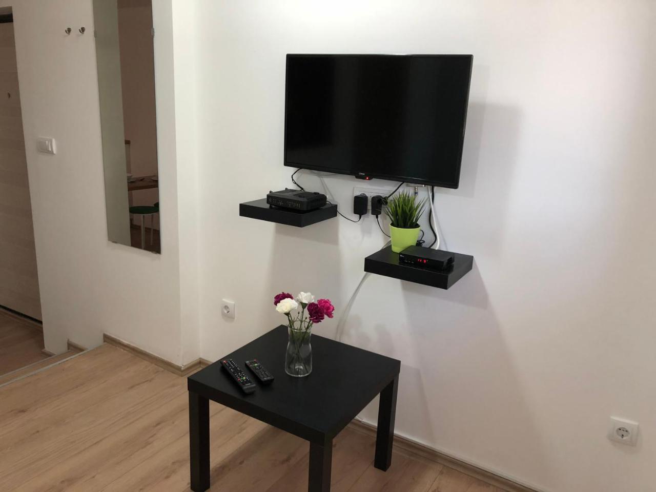 Small & Sweet Apartments Belgrado Esterno foto