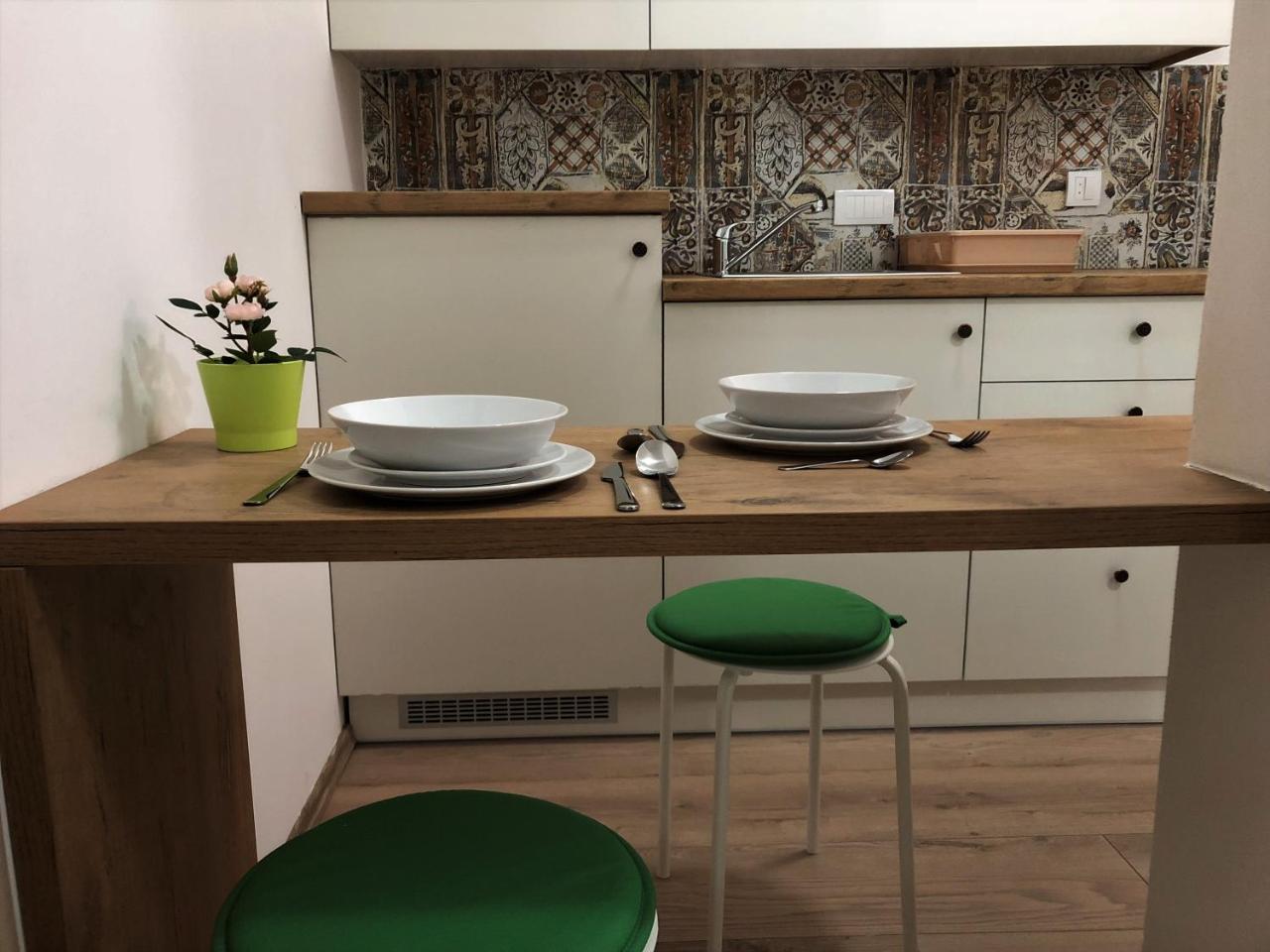 Small & Sweet Apartments Belgrado Esterno foto