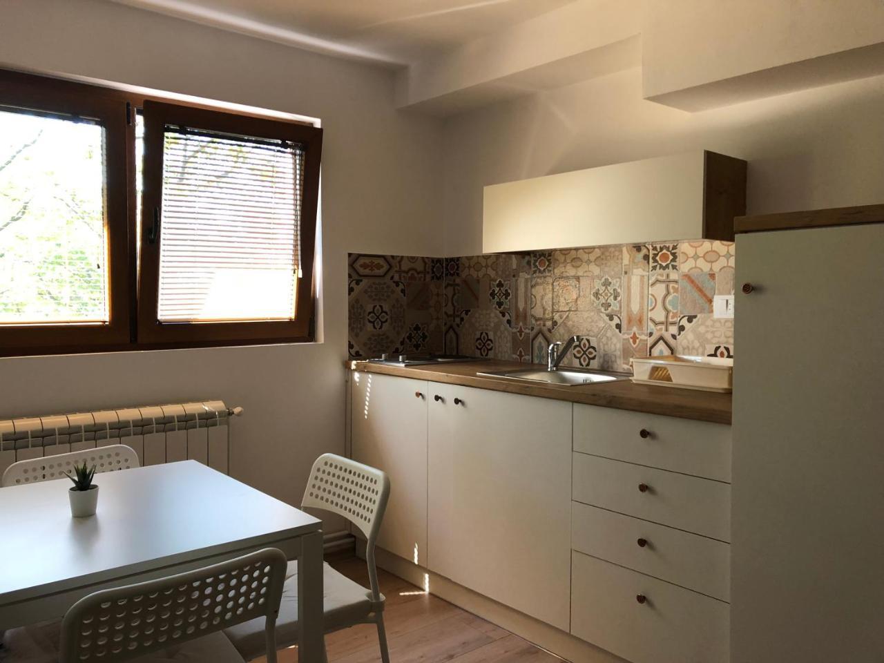 Small & Sweet Apartments Belgrado Esterno foto
